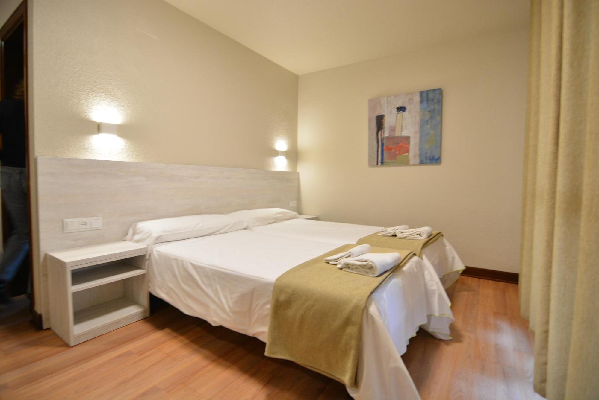 Hotel&Bar Ducay Олите Екстериор снимка