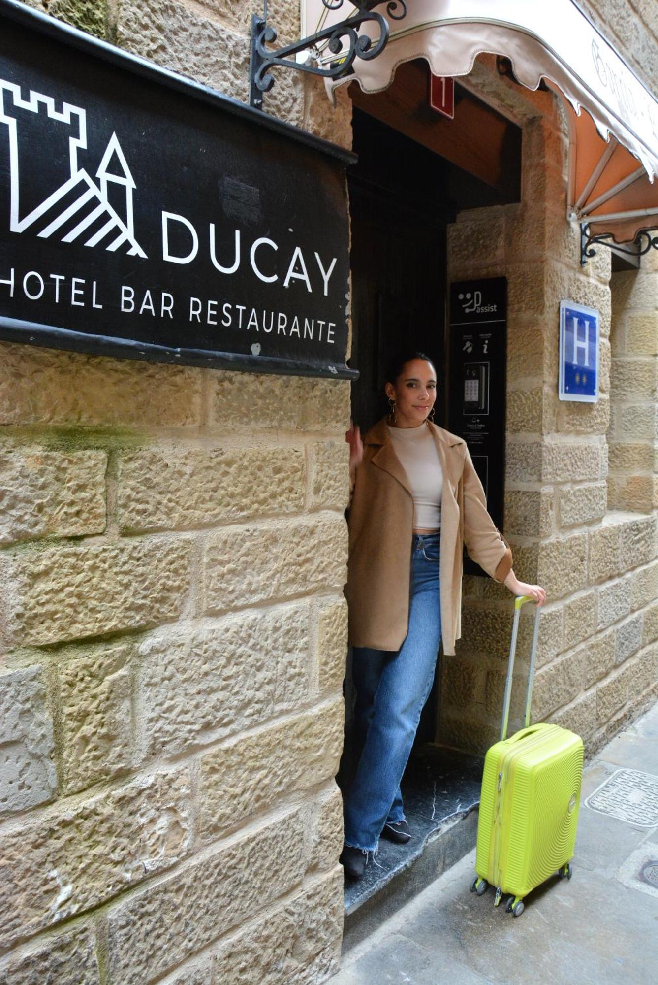 Hotel&Bar Ducay Олите Екстериор снимка