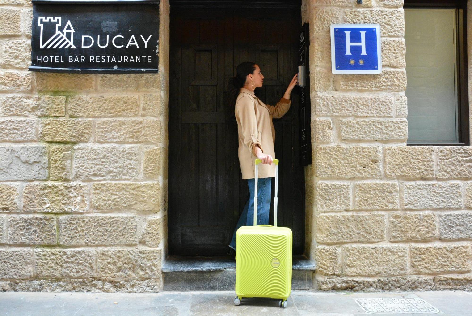 Hotel&Bar Ducay Олите Екстериор снимка