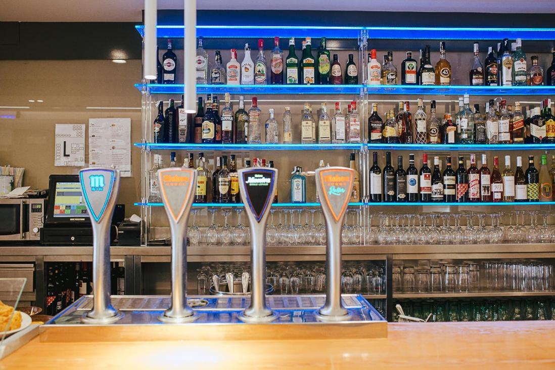 Hotel&Bar Ducay Олите Екстериор снимка