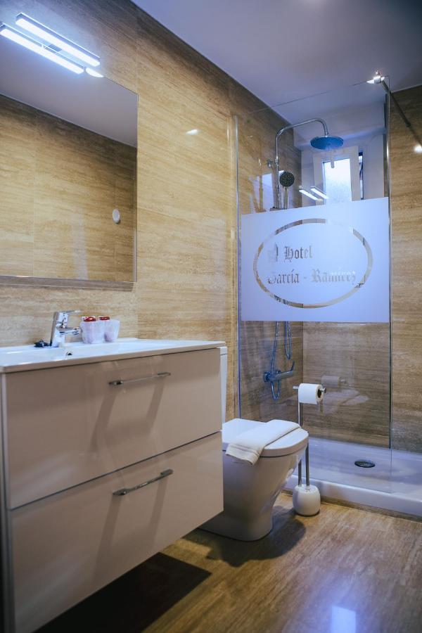 Hotel&Bar Ducay Олите Екстериор снимка
