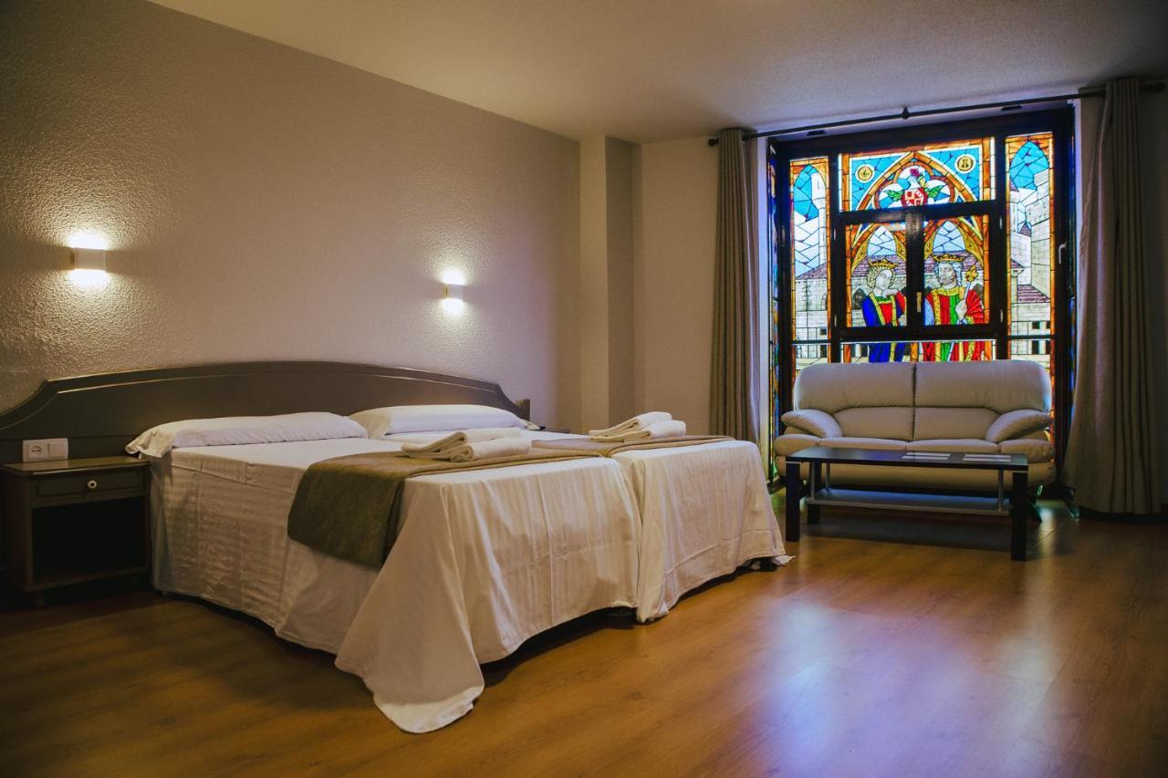 Hotel&Bar Ducay Олите Екстериор снимка