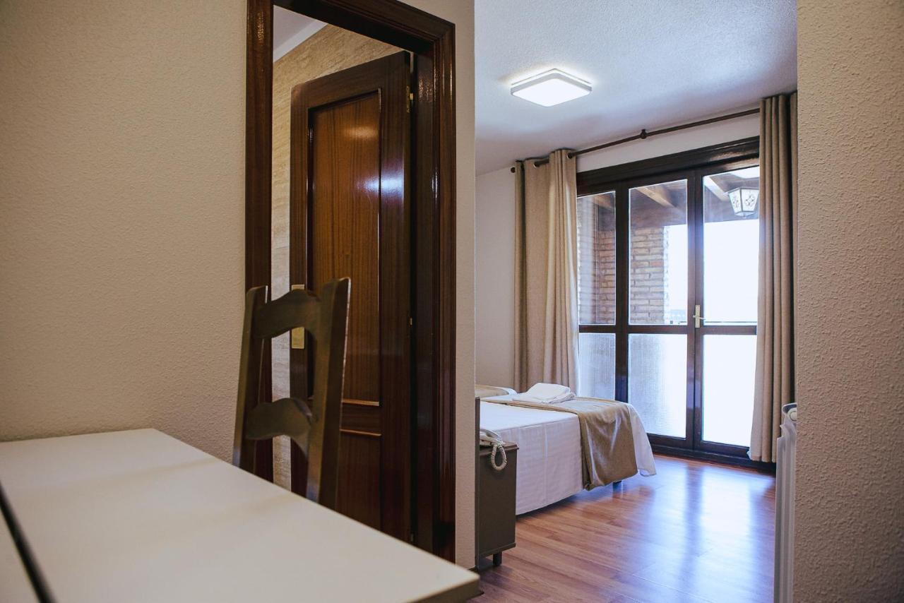 Hotel&Bar Ducay Олите Екстериор снимка
