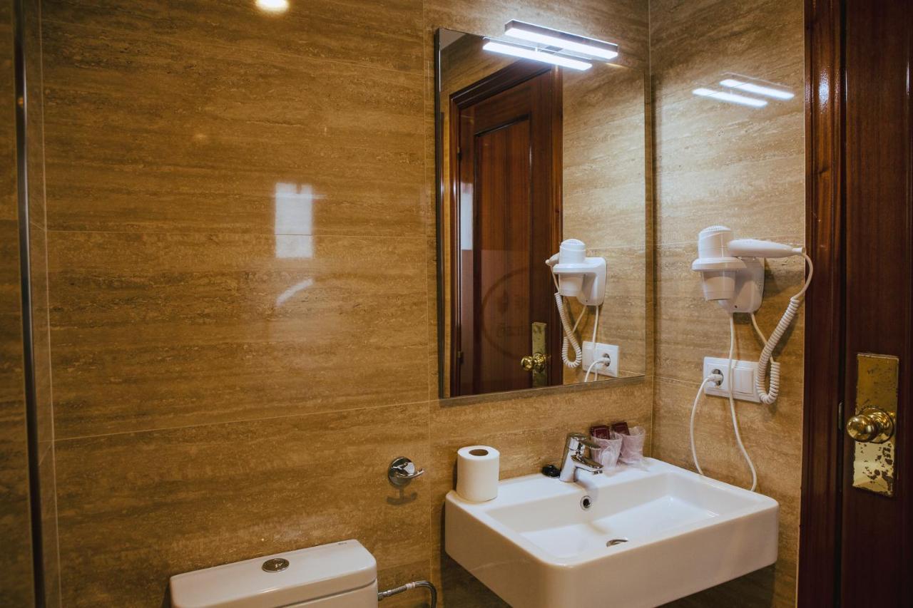 Hotel&Bar Ducay Олите Екстериор снимка